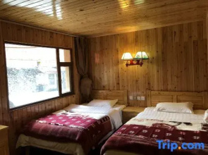 Songpan Linyun Mountain Residence