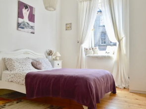 Homely 1 Bedroom Flat Near City Centre