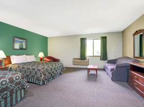River Hill Inn & Suites