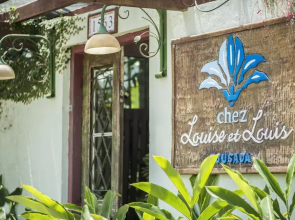 Pousada Chez Louise et Louis Pé na Areia