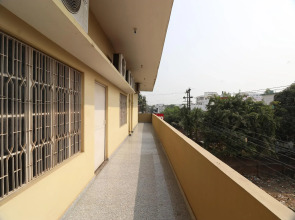 Hotel Hkj Sanskriti By OYO Rooms