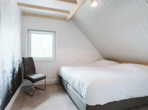 Large, Elegantly Furnished Holiday Home With Lots of Privacy on a Family Park