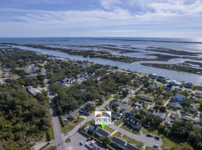 Beaufort Creek Retreat 2 Bedroom Home by RedAwning