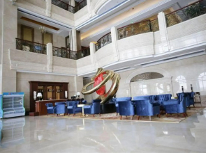Heihe Yinjian Jianguo Hotel