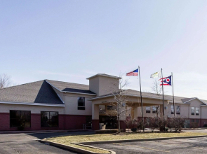 Quality Inn & Suites Oakwood Village - Cleveland South