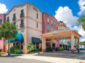 Hampton Inn and Suites Amelia Island Historic Harbor Front