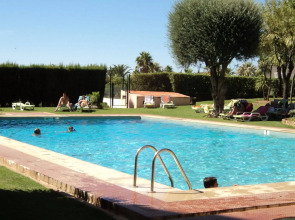 Parque Mourabel, Oasis Village, Pe do Lago