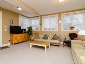 White Rock Beach Guest House