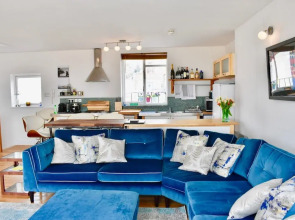 Three Bedroom Penthouse in Brighton