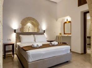 The Owl House Near Chania City Centre