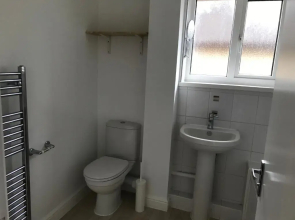 The Conifers - lovely family home in Witney