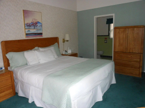 Bridge Bay Lodge at Shasta Lake