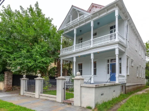 Historic Downtown Home Close to Everything!
