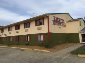 Laketree Inn & Suites Marion
