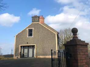 Apartment Bushmills Hideaway, Parking,pets Allowed