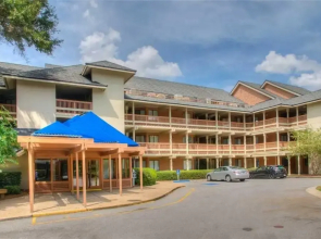 Professionally Cleaned & Sanitized 2nd Floor Villa