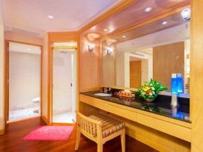 Diamond Cliff Resort & Spa, Patong Beach