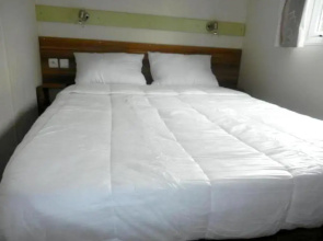 Bungalow de 3 chambres avec piscine partagee et terrasse amenagee a Trogues