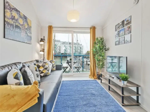 On the Water -waterside Studio With Terrace Overlooking the Harbour