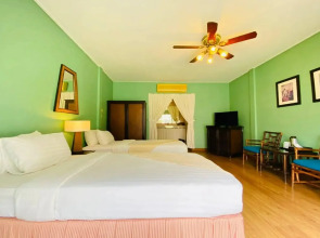 Safari Riviera Resort