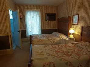 The Riverside Inn and Dinner
