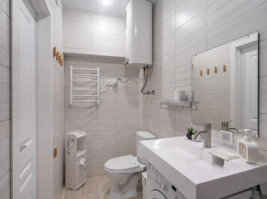 Метры в центре на Греческом проспекте 17