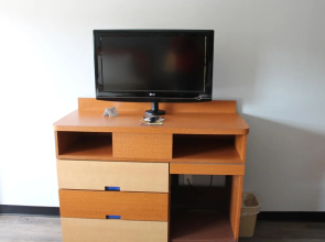 Budgetel Inn & Suites