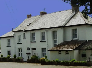 Lanarth Hotel and Caravan Park