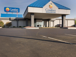 Comfort Inn & Suites Airport