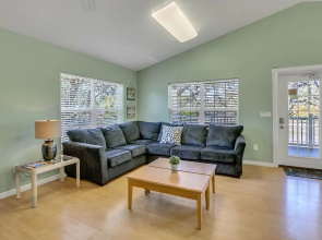 Group-Friendly Tarpon Springs Duplex by RedAwning