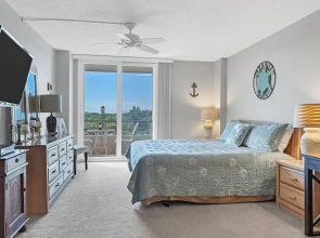 Anchorage Resort Siesta Key 6th Floor 2 bedroom Condo Beach Access 2 Condo