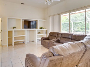 Port St Lucie Home ~ 3 Mi to Botanical Gardens!