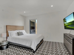 Stunning Soco Studio-skyline Views-steps to Dtown!
