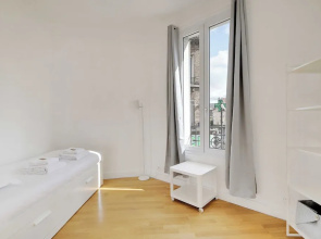Cozy Apartment 2bdr/5p - in the Heart of Suresnes
