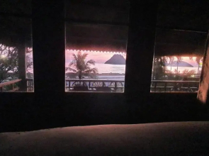 SeeSea Thai wooden house on beachfront