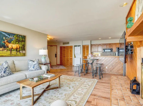 Pool Access: Scenic Condo in Wintergreen Resort!