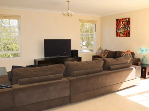 Spacious 4 Bedroom Seaside Gem