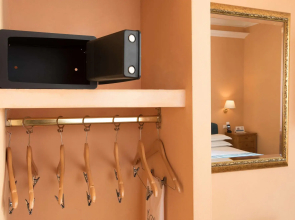 Отель Golden Tulip Rome Piram
