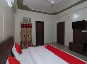 OYO 40842 The Royal Resort