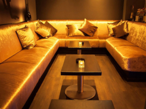 Zi Hotel & Lounge