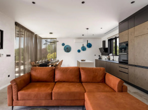 Piera in Brzac with 4 bedrooms and 4 bathrooms
