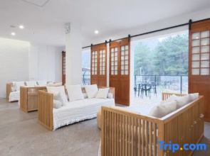 ds · Most Beautiful Xianggong Mountain Homestay