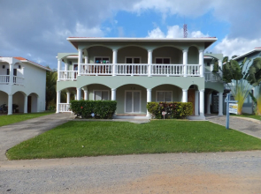 Sunset Villas 7B