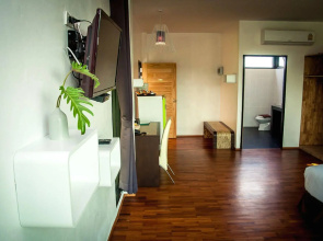 Reewa Waree Resort