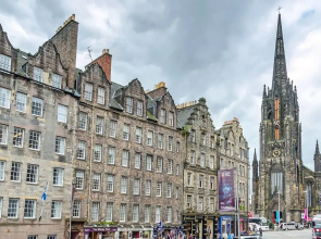 St Mary's Street 3 Bed Apartment In the Old Town