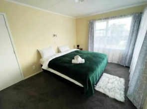 Spacious 3 Br Near Skyline-5 Min Walk