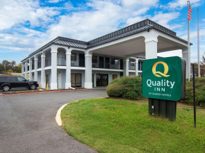 Quality Inn near Casinos and Convention Center