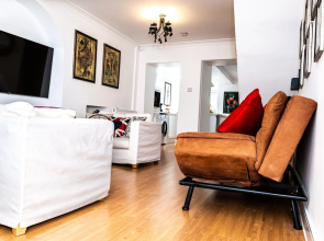 *NEW* quirky cottage by the sea