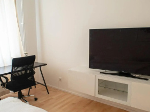 Cozy and fully equiped suite apartment at Ku'damm (80 m2)