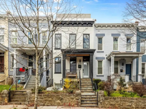 Central 2 br City Sanctuary Commuter friendly